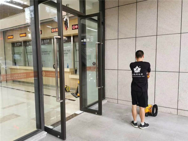 1596523715114752.jpg 上海嘉定區(qū)江橋醫(yī)院Ⅰ期大廳微晶面磚<a href=http://m.61618.net><strong><a href=http://m.61618.net><strong><a href=http://m.61618.net><strong><a href=http://m.61618.net><strong>地面防滑</strong></a></strong></a></strong></a></strong></a>.jpg